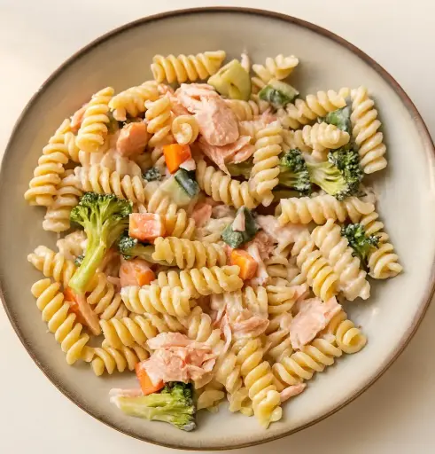 Pasta con salmón en salsa cremosa